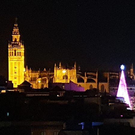 Avanti La Campana, Con Un Balcon Que Te Enamorara Del Ambiente De Sevilla Exteriör bild