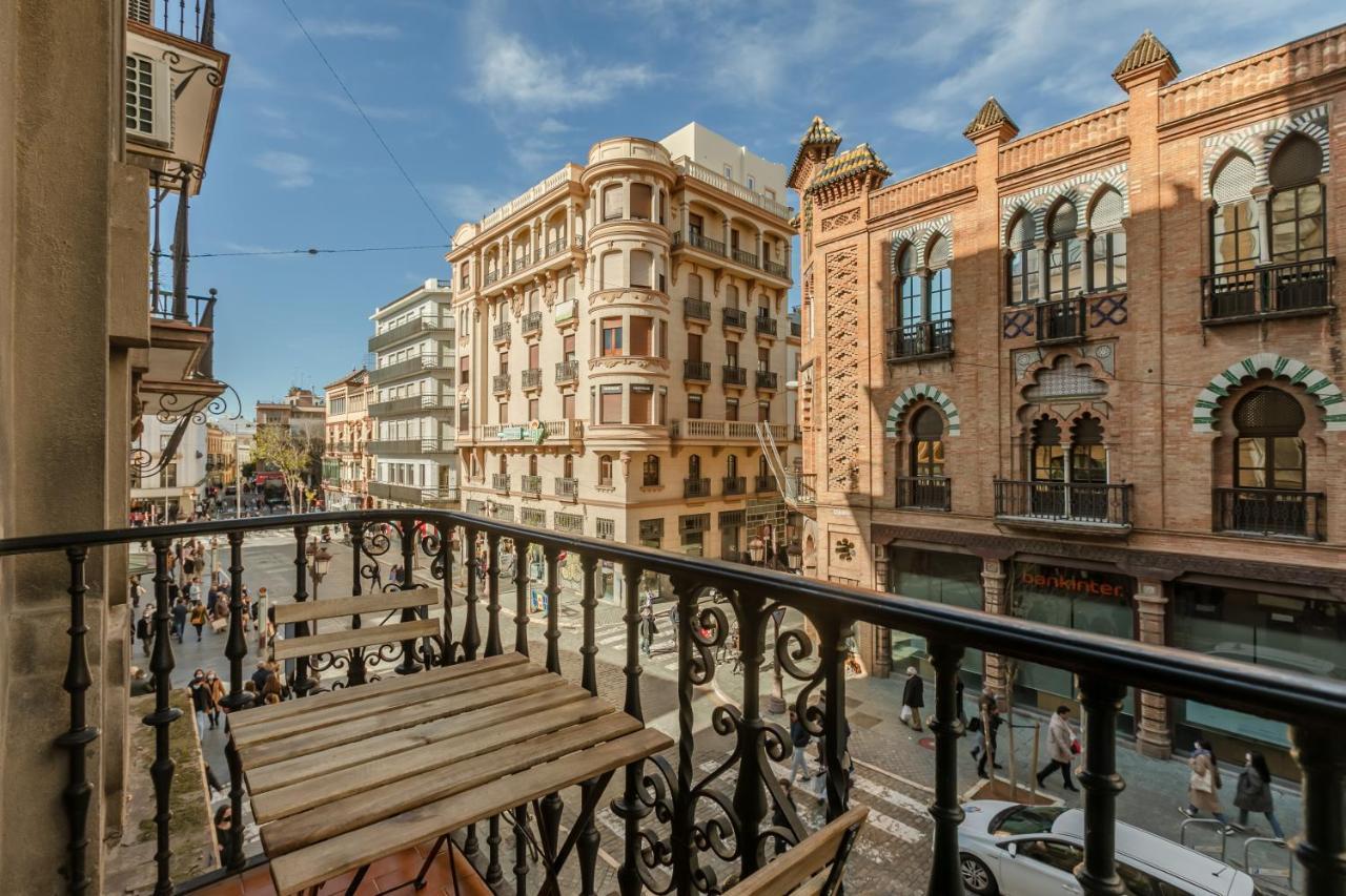 Avanti La Campana, Con Un Balcon Que Te Enamorara Del Ambiente De Sevilla Exteriör bild