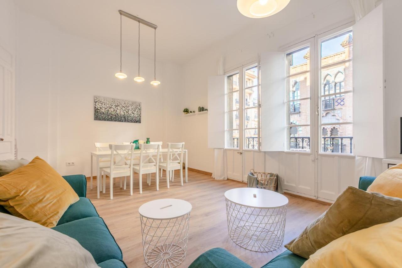 Avanti La Campana, Con Un Balcon Que Te Enamorara Del Ambiente De Sevilla Exteriör bild