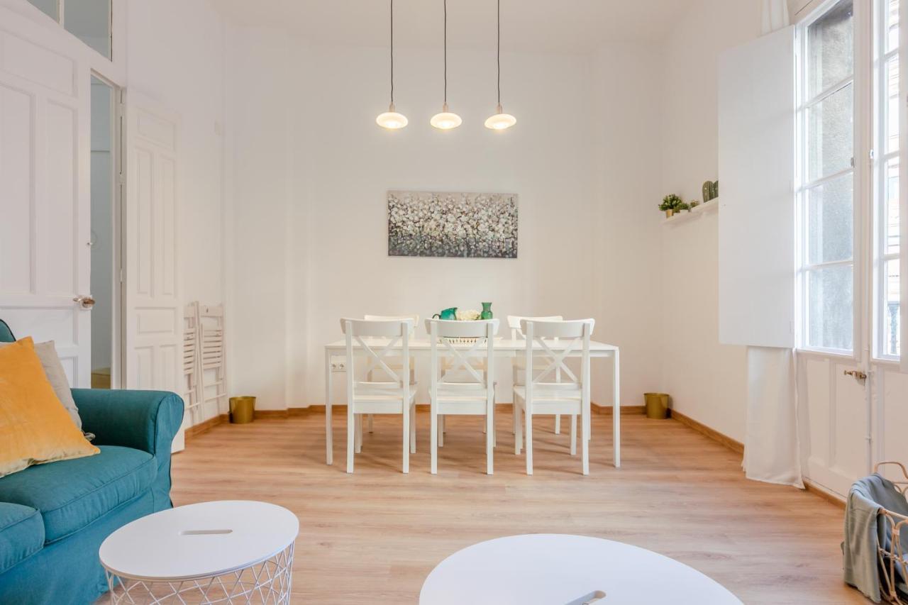 Avanti La Campana, Con Un Balcon Que Te Enamorara Del Ambiente De Sevilla Exteriör bild