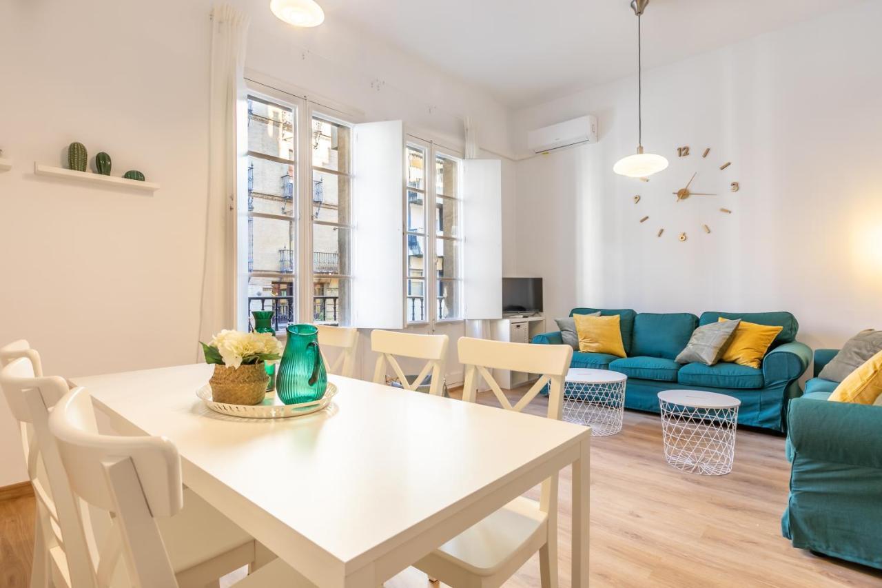Avanti La Campana, Con Un Balcon Que Te Enamorara Del Ambiente De Sevilla Exteriör bild