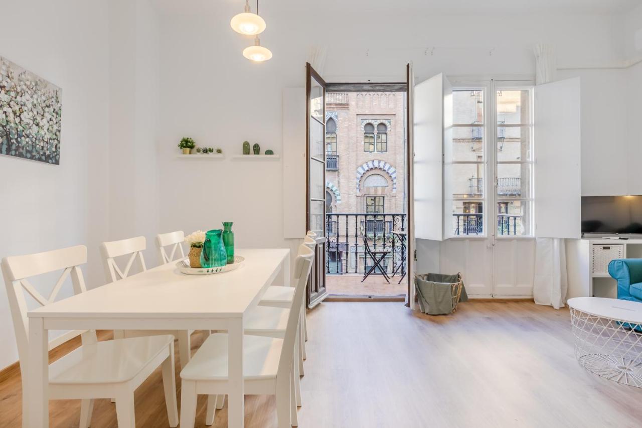 Avanti La Campana, Con Un Balcon Que Te Enamorara Del Ambiente De Sevilla Exteriör bild