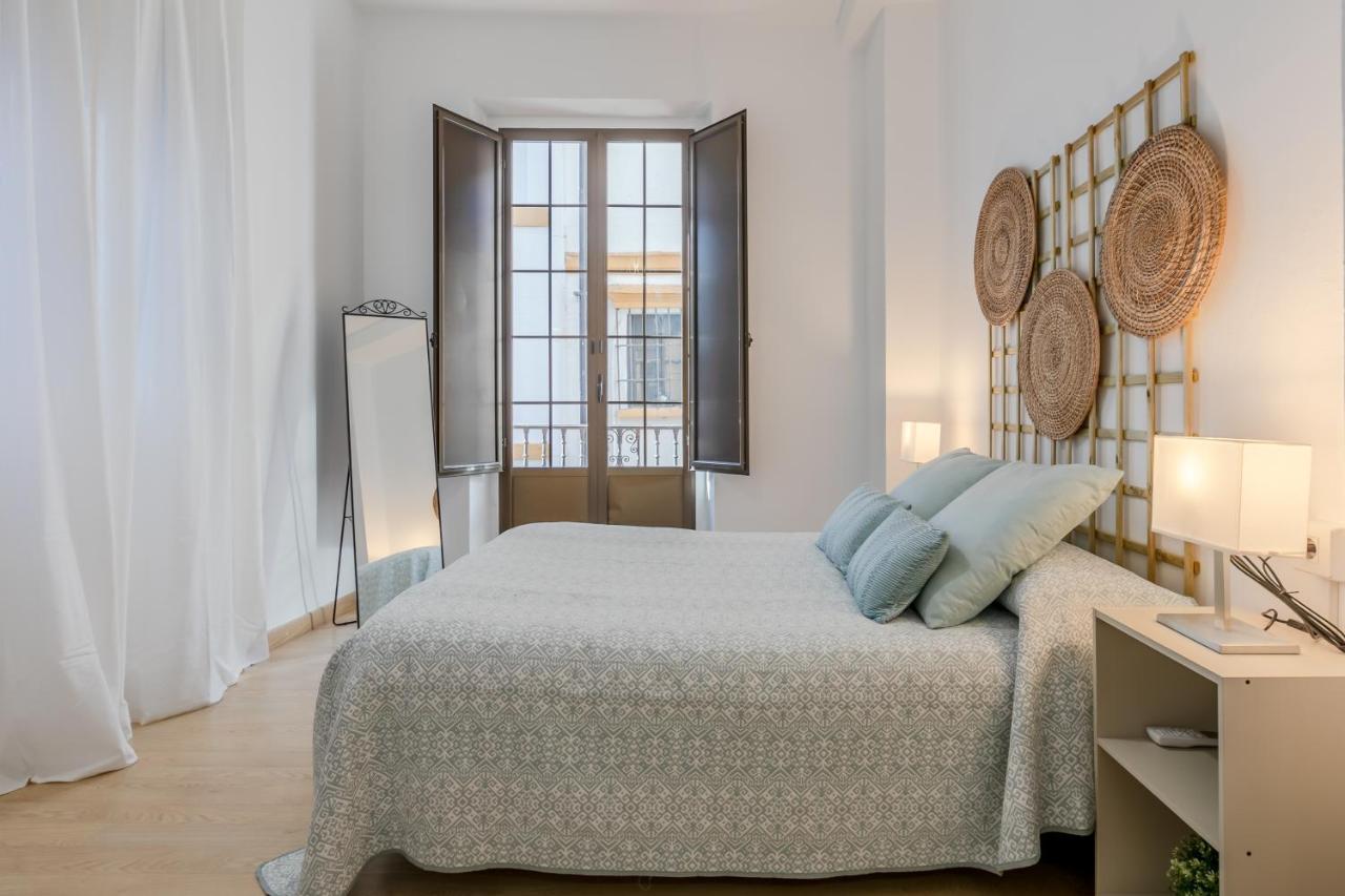 Avanti La Campana, Con Un Balcon Que Te Enamorara Del Ambiente De Sevilla Exteriör bild