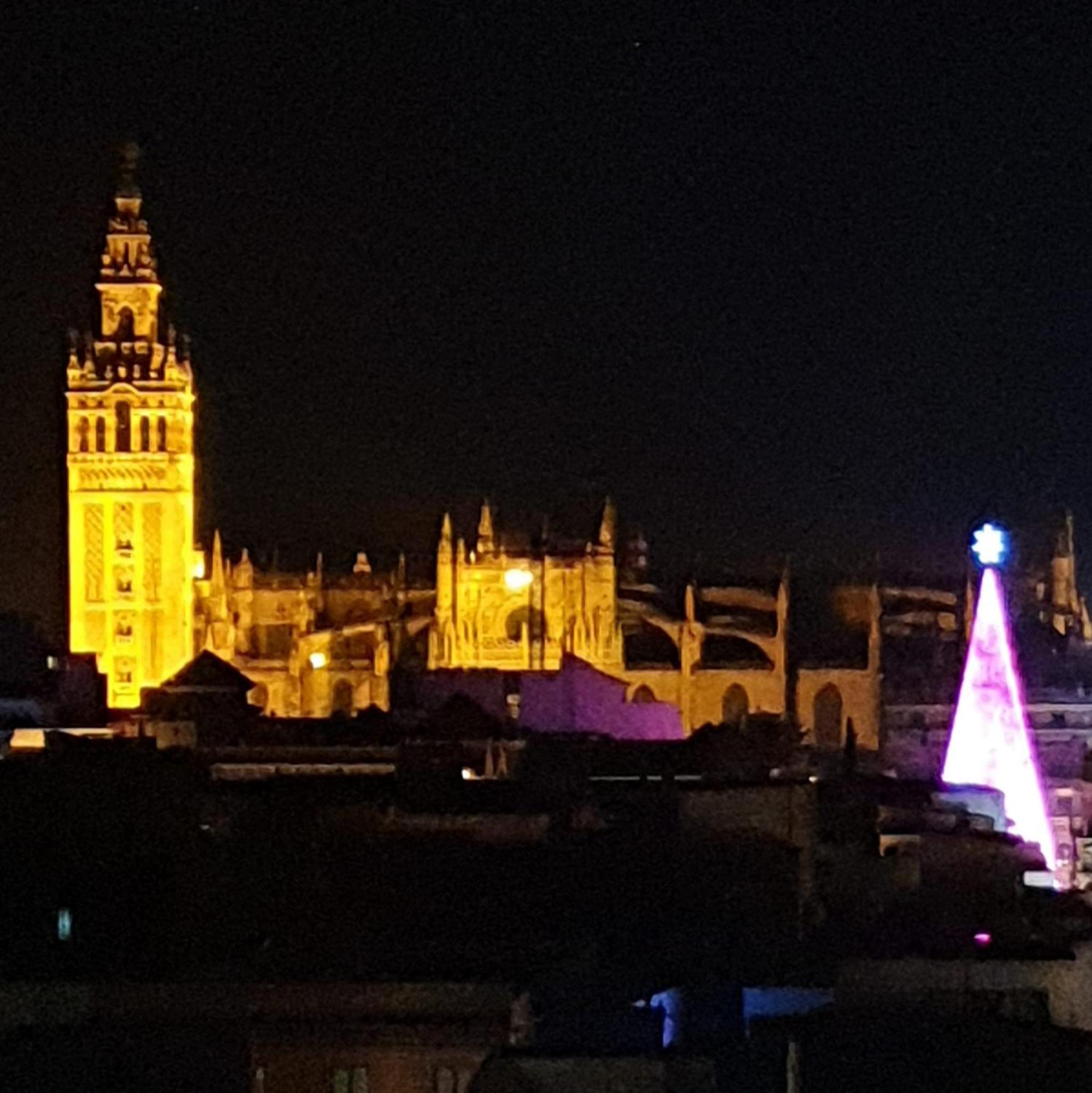 Avanti La Campana, Con Un Balcon Que Te Enamorara Del Ambiente De Sevilla Exteriör bild